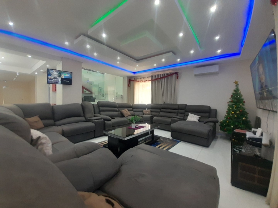 5 Bedroom Property for Sale in Durban North KwaZulu-Natal