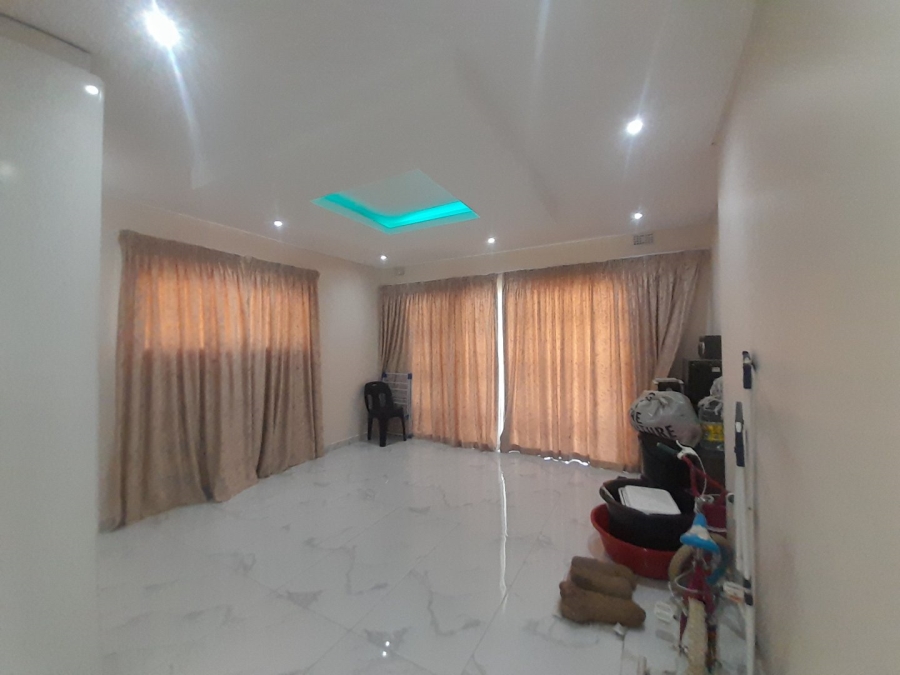 5 Bedroom Property for Sale in Durban North KwaZulu-Natal