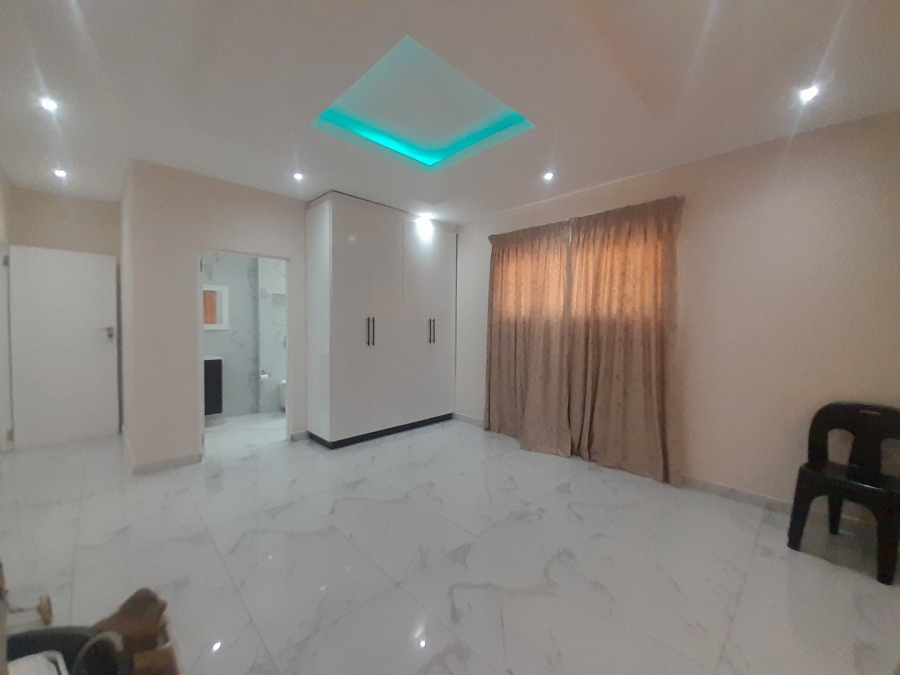 5 Bedroom Property for Sale in Durban North KwaZulu-Natal