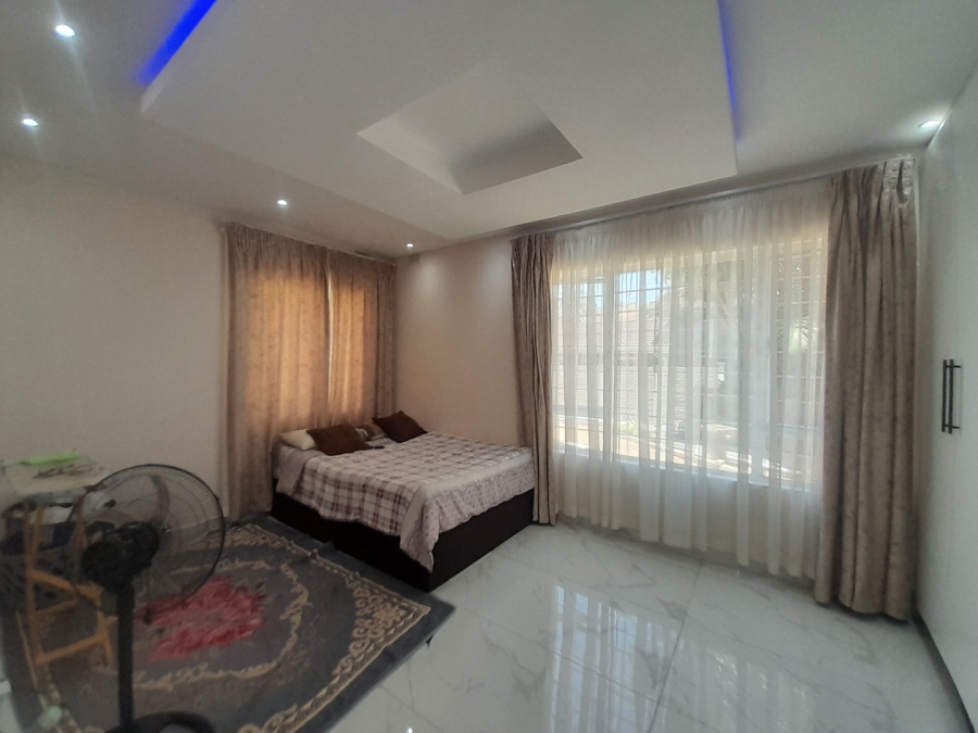 5 Bedroom Property for Sale in Durban North KwaZulu-Natal