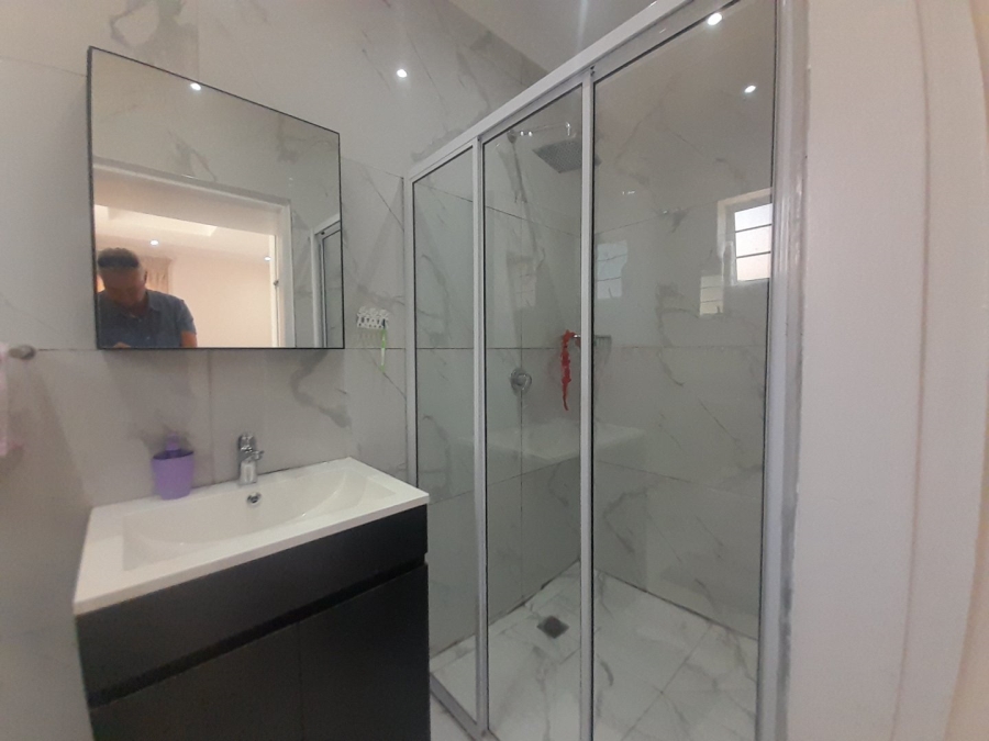 5 Bedroom Property for Sale in Durban North KwaZulu-Natal