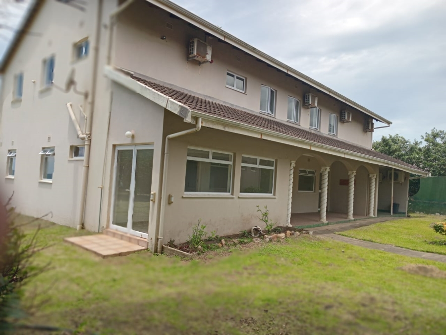 6 Bedroom Property for Sale in Pumula KwaZulu-Natal