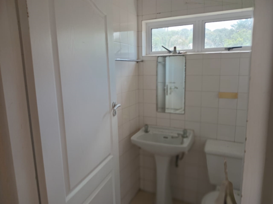 6 Bedroom Property for Sale in Pumula KwaZulu-Natal