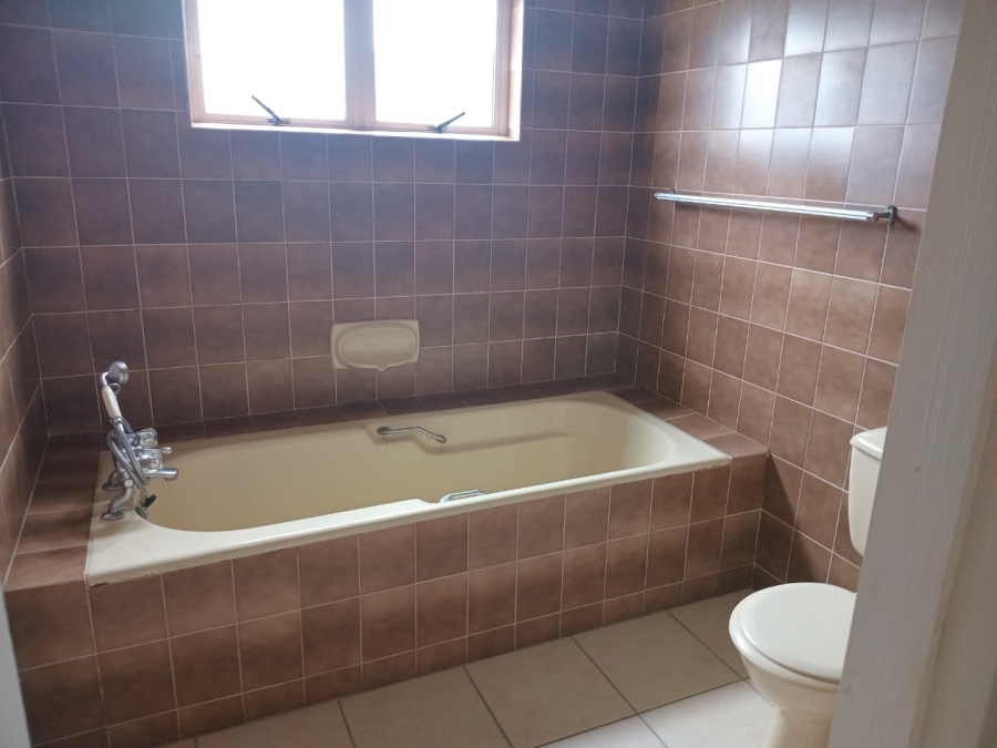 6 Bedroom Property for Sale in Pumula KwaZulu-Natal