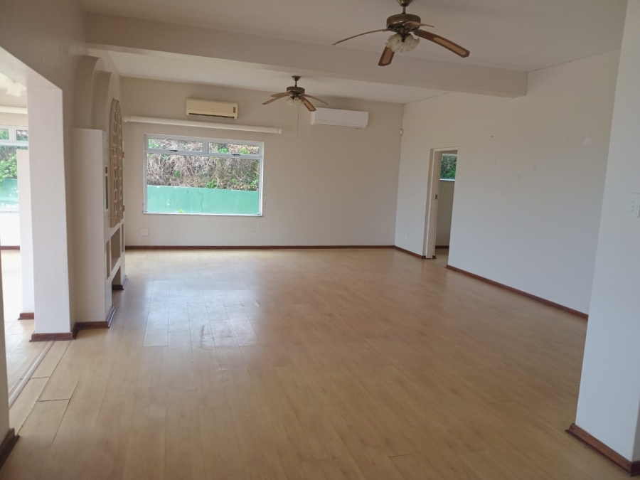 6 Bedroom Property for Sale in Pumula KwaZulu-Natal