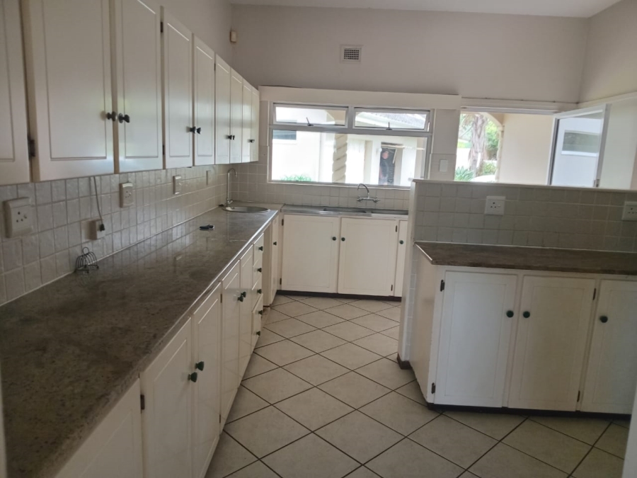 6 Bedroom Property for Sale in Pumula KwaZulu-Natal