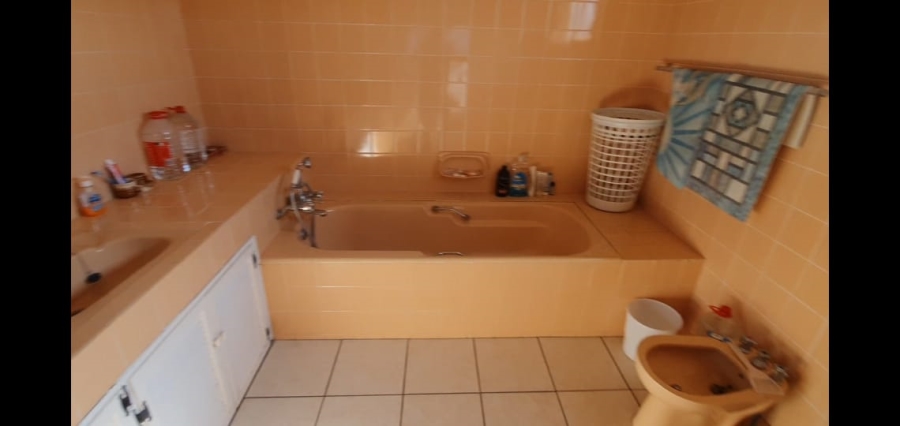 6 Bedroom Property for Sale in Pumula KwaZulu-Natal