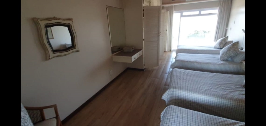 6 Bedroom Property for Sale in Pumula KwaZulu-Natal