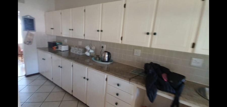 6 Bedroom Property for Sale in Pumula KwaZulu-Natal