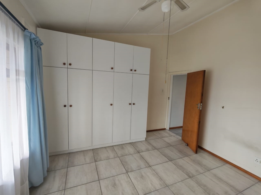 To Let 2 Bedroom Property for Rent in Umtentweni KwaZulu-Natal