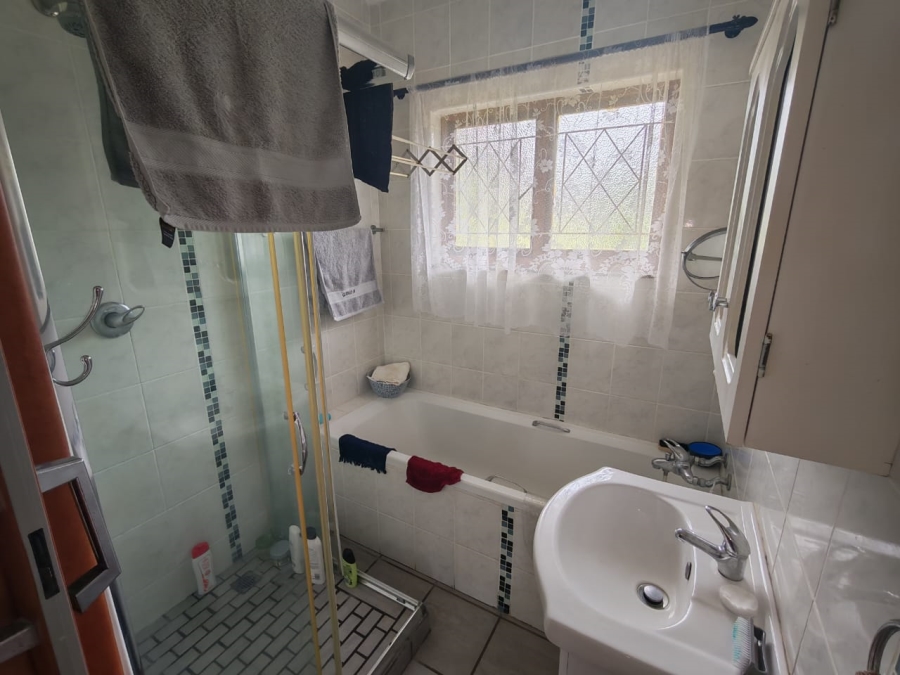To Let 2 Bedroom Property for Rent in Umtentweni KwaZulu-Natal