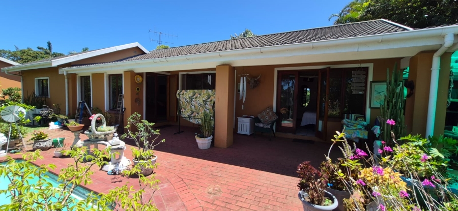 3 Bedroom Property for Sale in Umtentweni KwaZulu-Natal