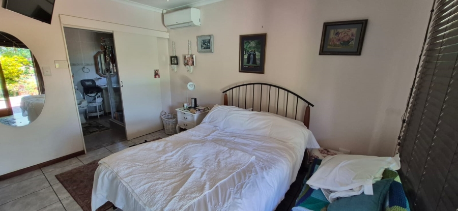 3 Bedroom Property for Sale in Umtentweni KwaZulu-Natal