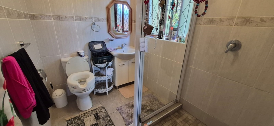 3 Bedroom Property for Sale in Umtentweni KwaZulu-Natal