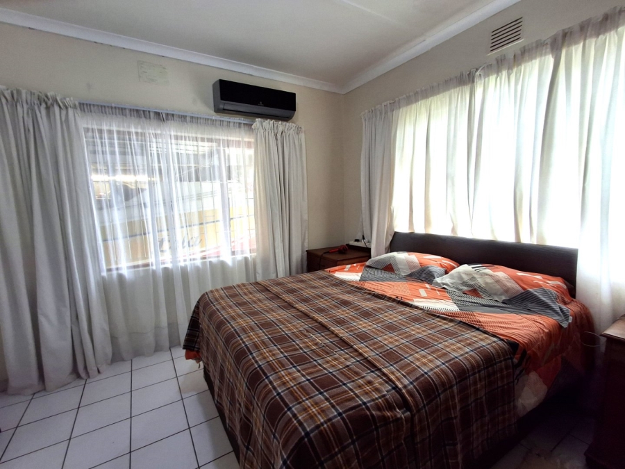 4 Bedroom Property for Sale in Port Edward KwaZulu-Natal