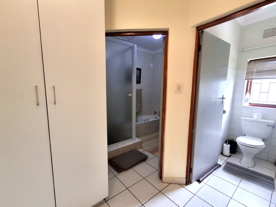 4 Bedroom Property for Sale in Port Edward KwaZulu-Natal