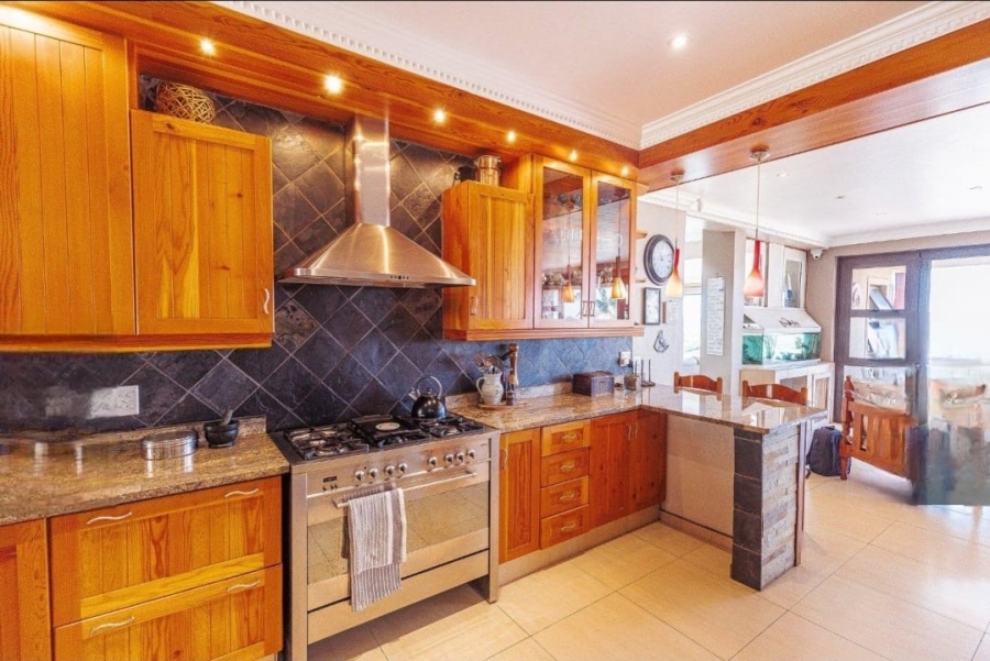 7 Bedroom Property for Sale in Southbroom KwaZulu-Natal
