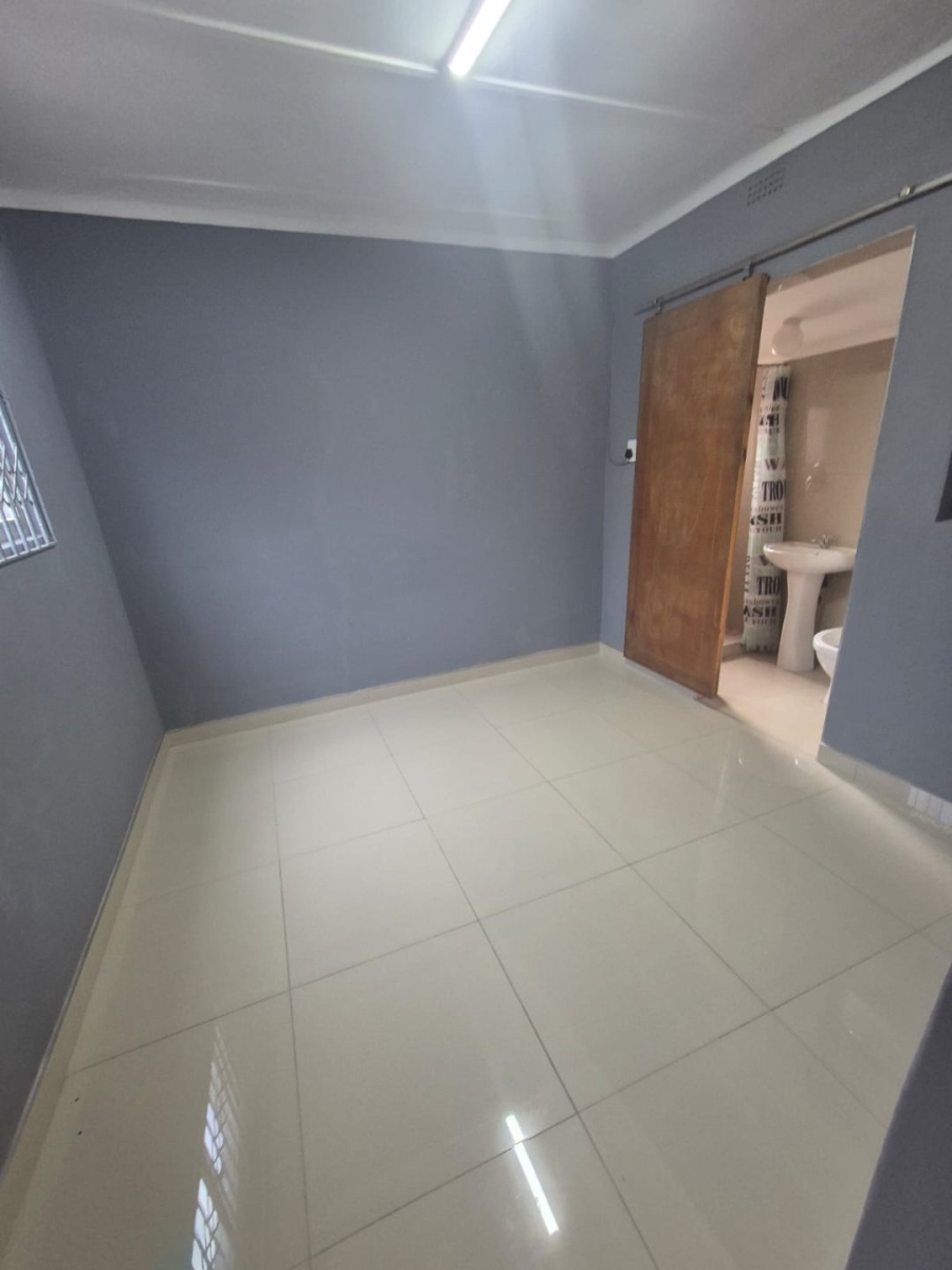 To Let 1 Bedroom Property for Rent in Bluff KwaZulu-Natal