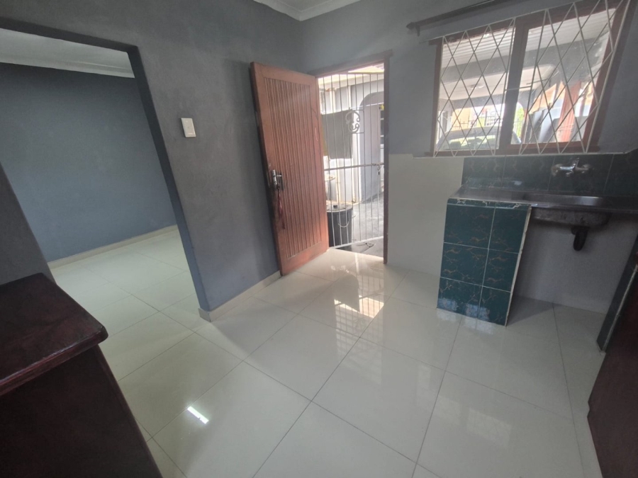 To Let 1 Bedroom Property for Rent in Bluff KwaZulu-Natal