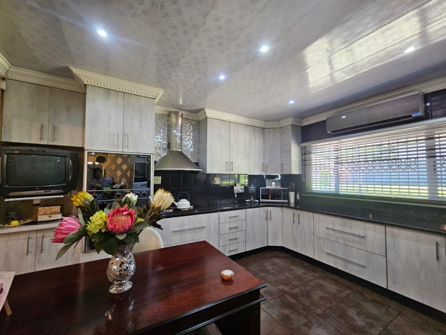 3 Bedroom Property for Sale in Parkside KwaZulu-Natal