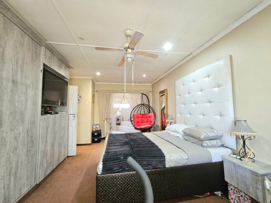 3 Bedroom Property for Sale in Parkside KwaZulu-Natal