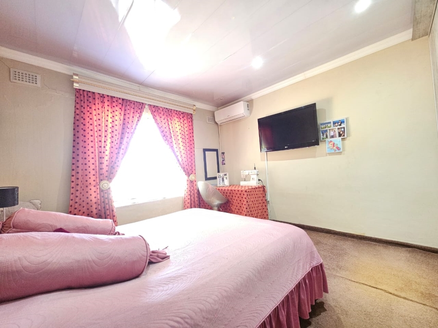 3 Bedroom Property for Sale in Parkside KwaZulu-Natal