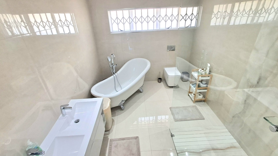 4 Bedroom Property for Sale in Shelly Beach KwaZulu-Natal