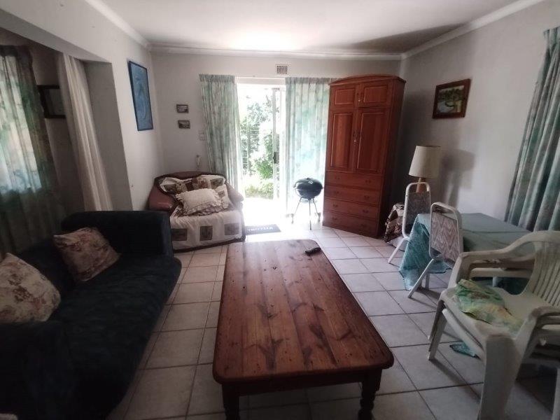 To Let 1 Bedroom Property for Rent in Hibberdene KwaZulu-Natal