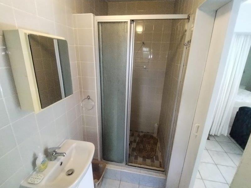 To Let 1 Bedroom Property for Rent in Hibberdene KwaZulu-Natal