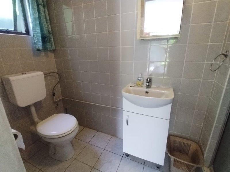 To Let 1 Bedroom Property for Rent in Hibberdene KwaZulu-Natal