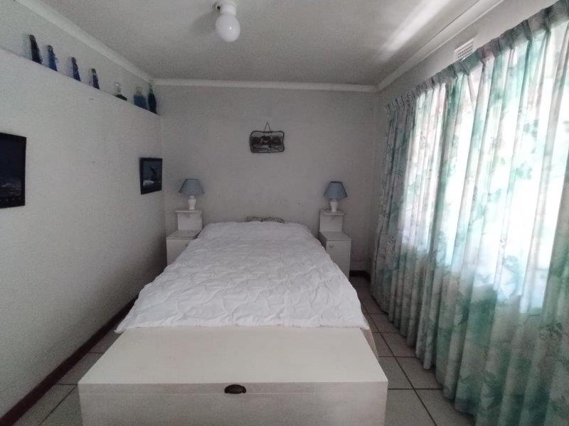 To Let 1 Bedroom Property for Rent in Hibberdene KwaZulu-Natal