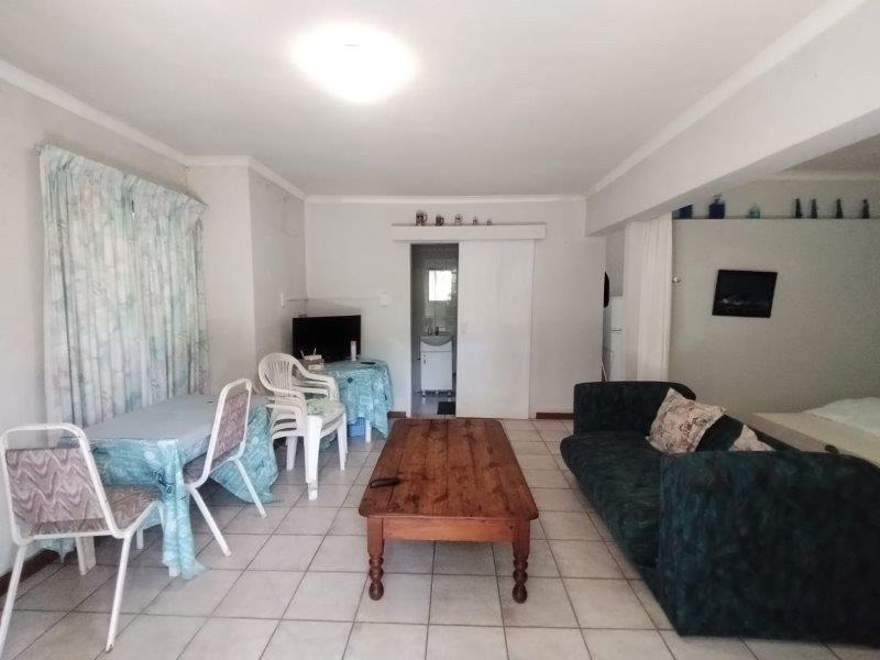 To Let 1 Bedroom Property for Rent in Hibberdene KwaZulu-Natal