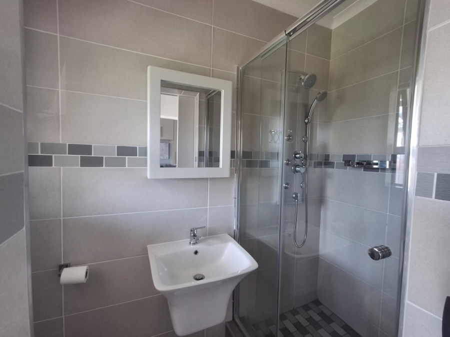 2 Bedroom Property for Sale in Uvongo Beach KwaZulu-Natal