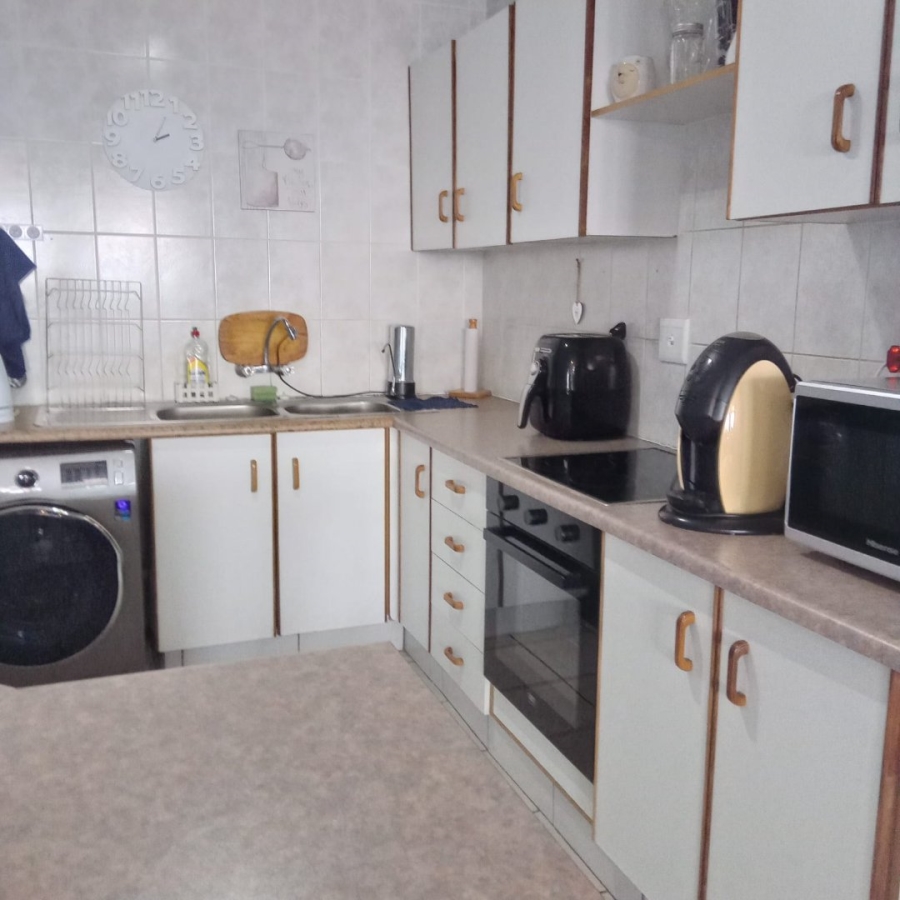 3 Bedroom Property for Sale in Uvongo Beach KwaZulu-Natal