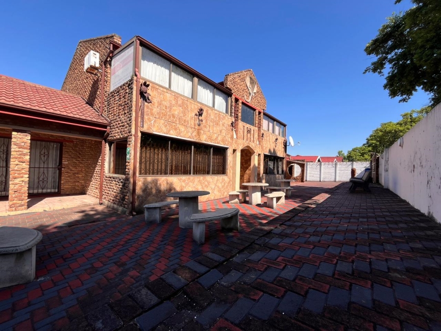 12 Bedroom Property for Sale in Aviary Hill KwaZulu-Natal