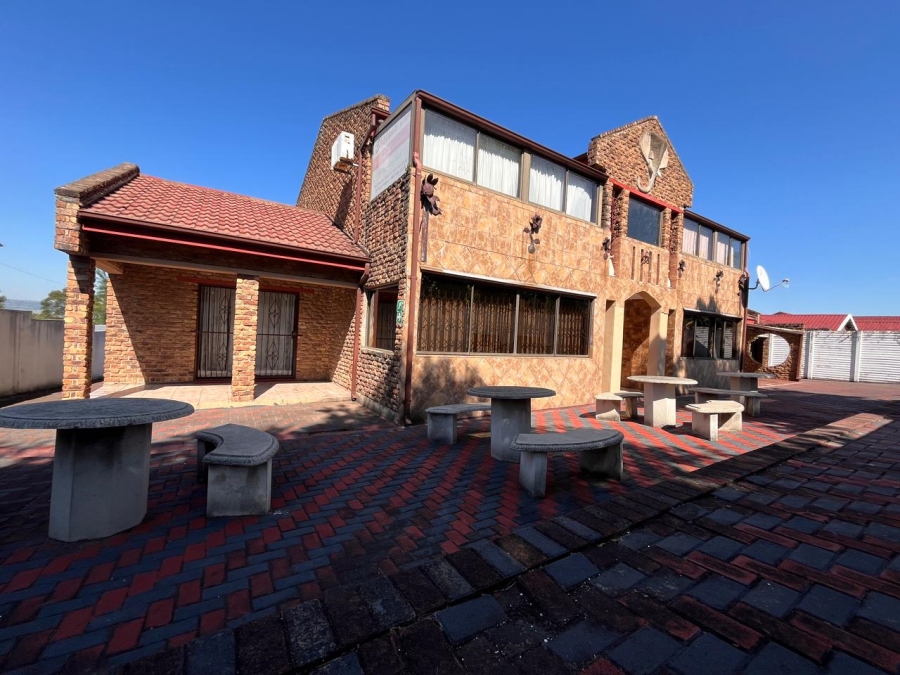 12 Bedroom Property for Sale in Aviary Hill KwaZulu-Natal
