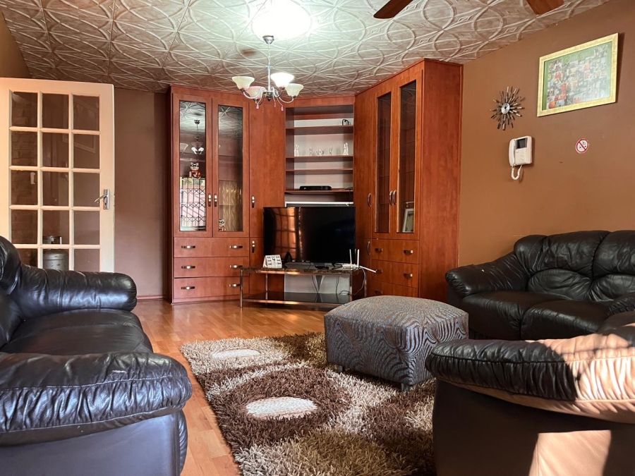 12 Bedroom Property for Sale in Aviary Hill KwaZulu-Natal