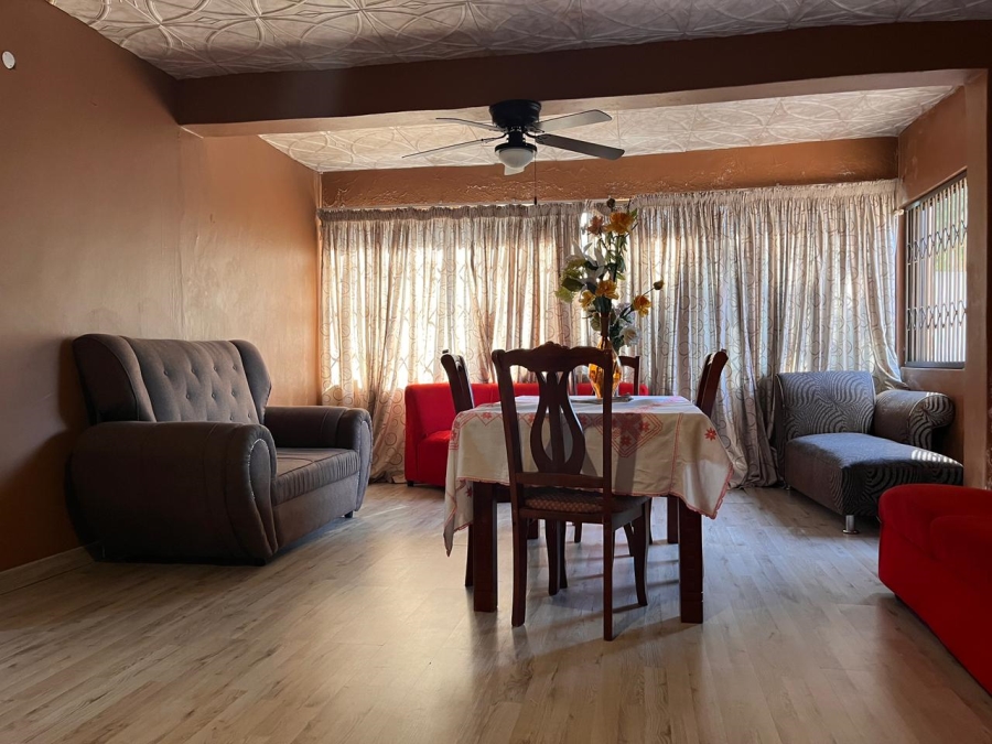 12 Bedroom Property for Sale in Aviary Hill KwaZulu-Natal