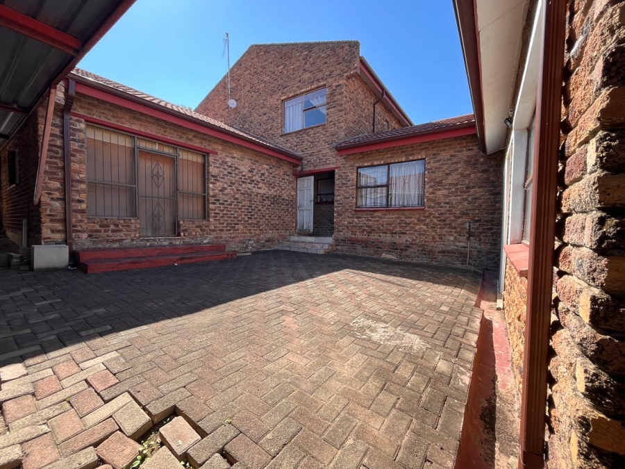 12 Bedroom Property for Sale in Aviary Hill KwaZulu-Natal