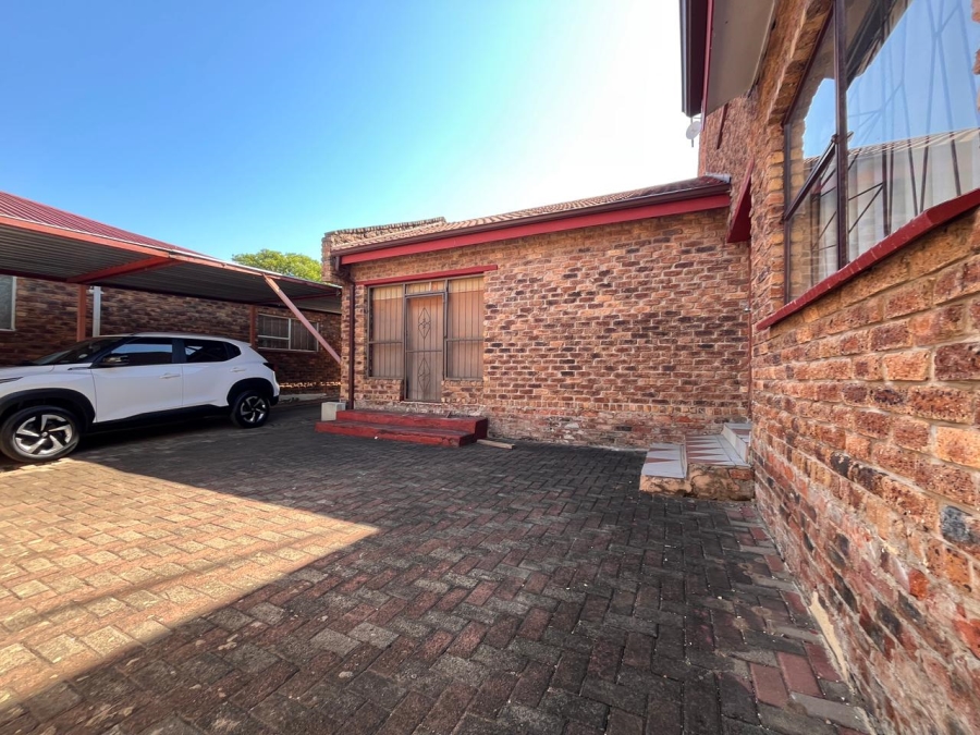 12 Bedroom Property for Sale in Aviary Hill KwaZulu-Natal