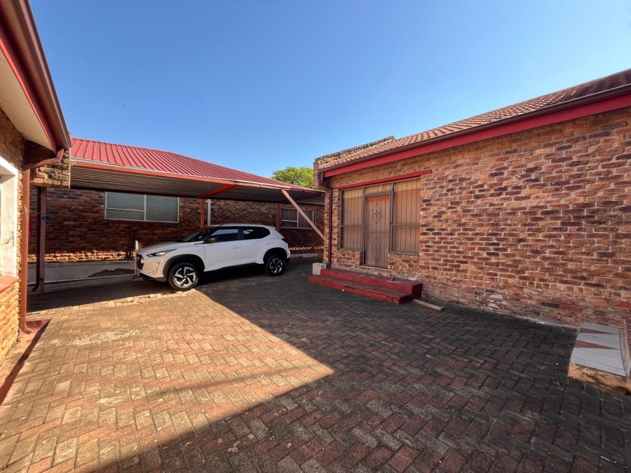 12 Bedroom Property for Sale in Aviary Hill KwaZulu-Natal