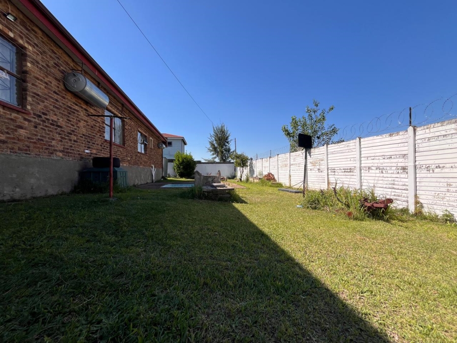 12 Bedroom Property for Sale in Aviary Hill KwaZulu-Natal