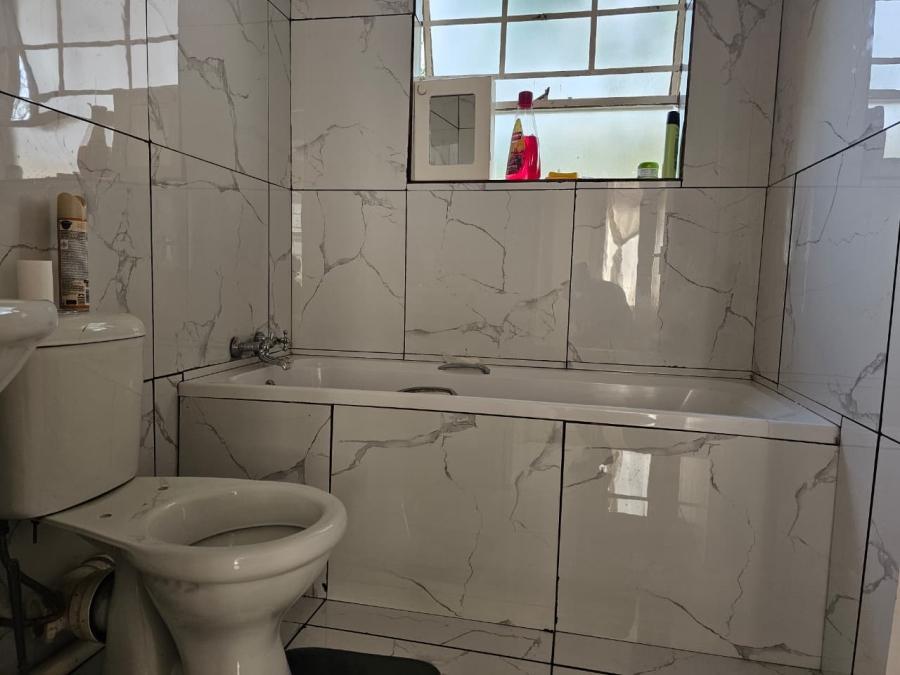 2 Bedroom Property for Sale in Sunnyridge KwaZulu-Natal