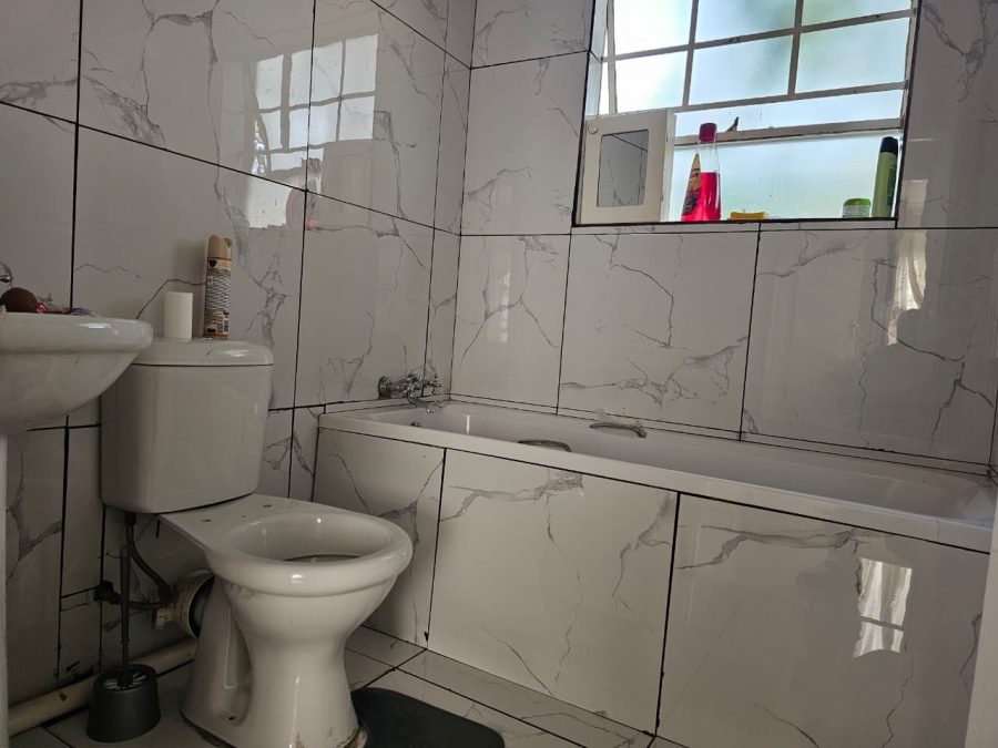 2 Bedroom Property for Sale in Sunnyridge KwaZulu-Natal