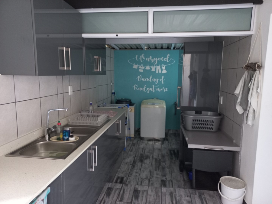 4 Bedroom Property for Sale in Leisure Crest KwaZulu-Natal