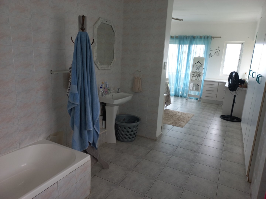 4 Bedroom Property for Sale in Leisure Crest KwaZulu-Natal