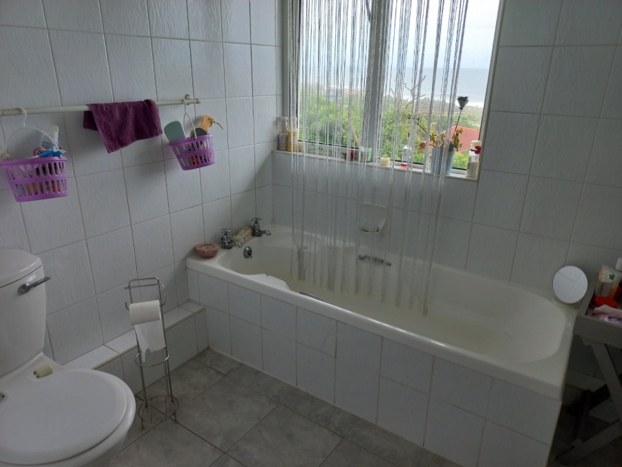 4 Bedroom Property for Sale in Leisure Crest KwaZulu-Natal