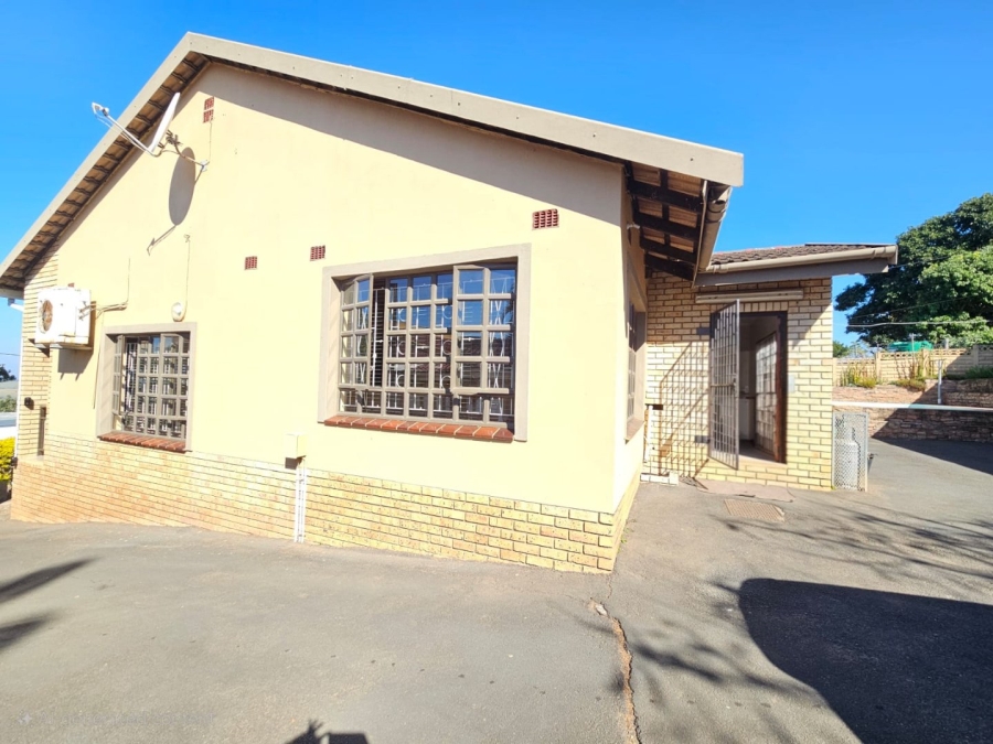 3 Bedroom Property for Sale in Highridge KwaZulu-Natal