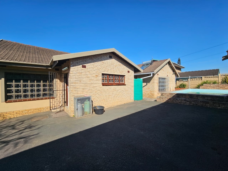 3 Bedroom Property for Sale in Highridge KwaZulu-Natal