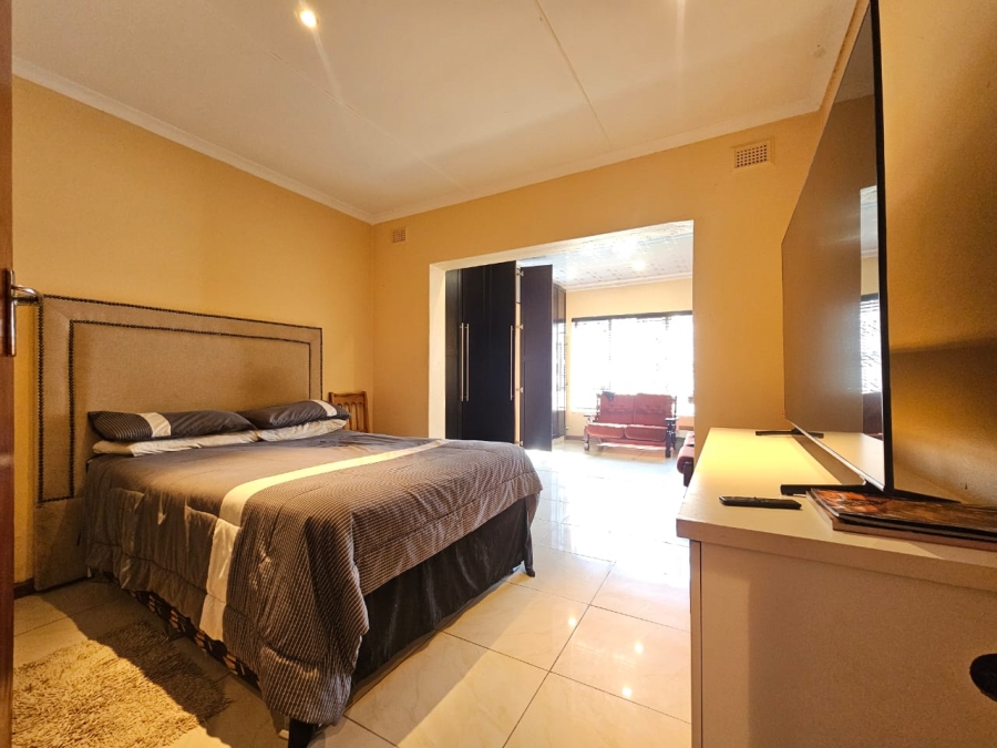 3 Bedroom Property for Sale in Highridge KwaZulu-Natal